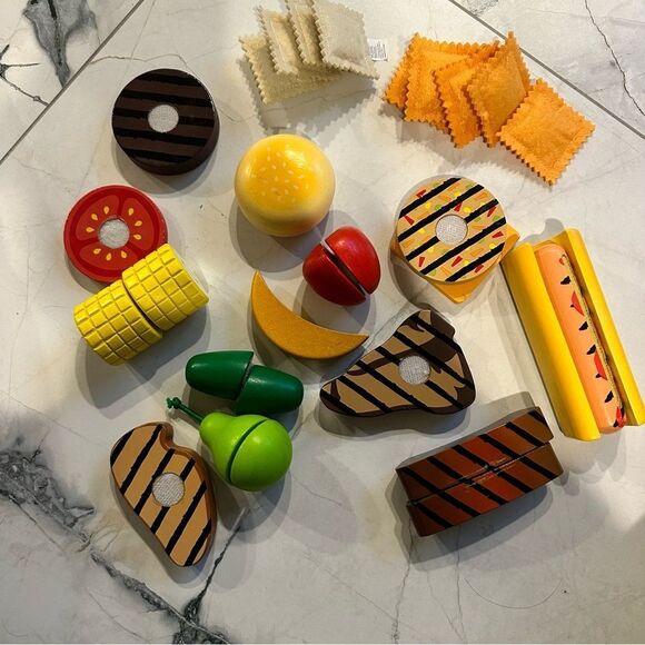 Melissa & Doug Other - Melissa & Doug Colourful Wood Play Food Set of 30 Pieces